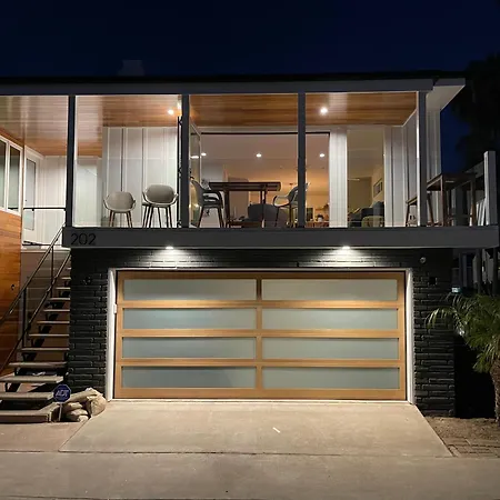 4 Bedroom Renovated Home On Balboa Island